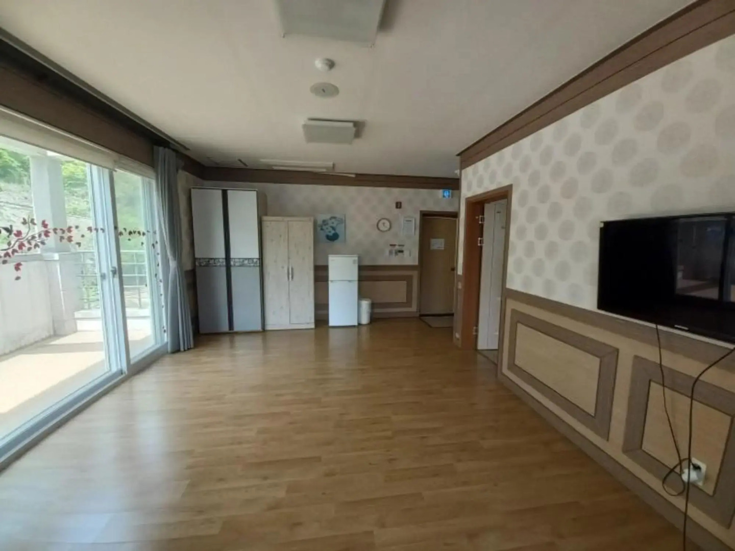 Danyang Three Nests Stay Pension