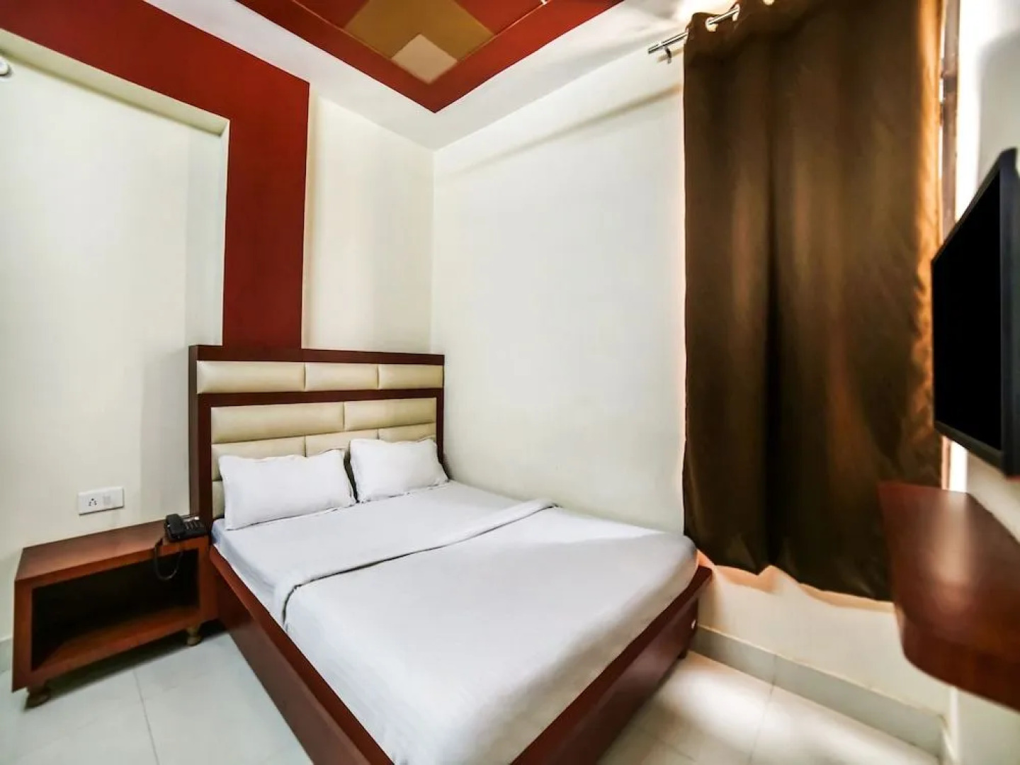 Spot On 37343 Hotel Abhimanyu Inn