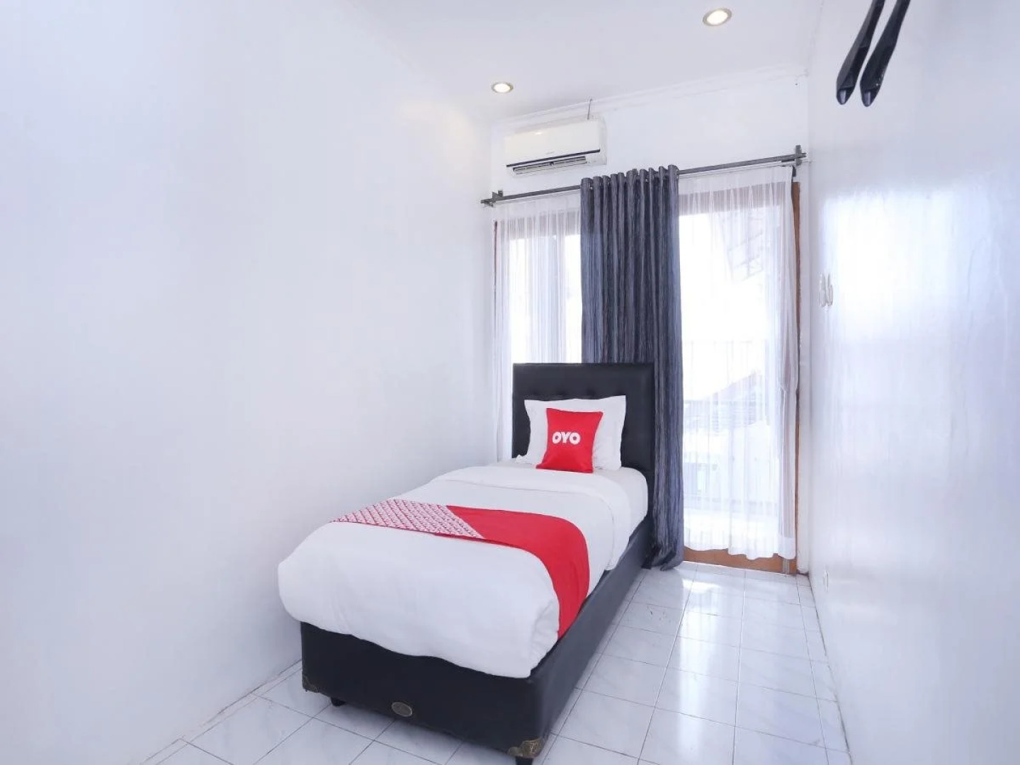 Oyo 426 Hotel Gading Resto