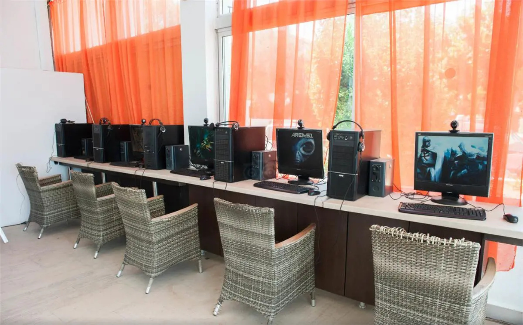 Отель Quayside Village Hotel — Adults Only