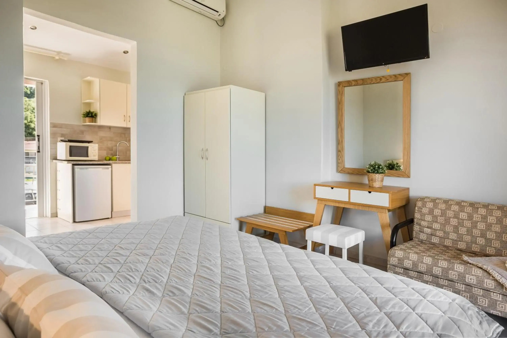 Panorama Fanari Studios & Apartments