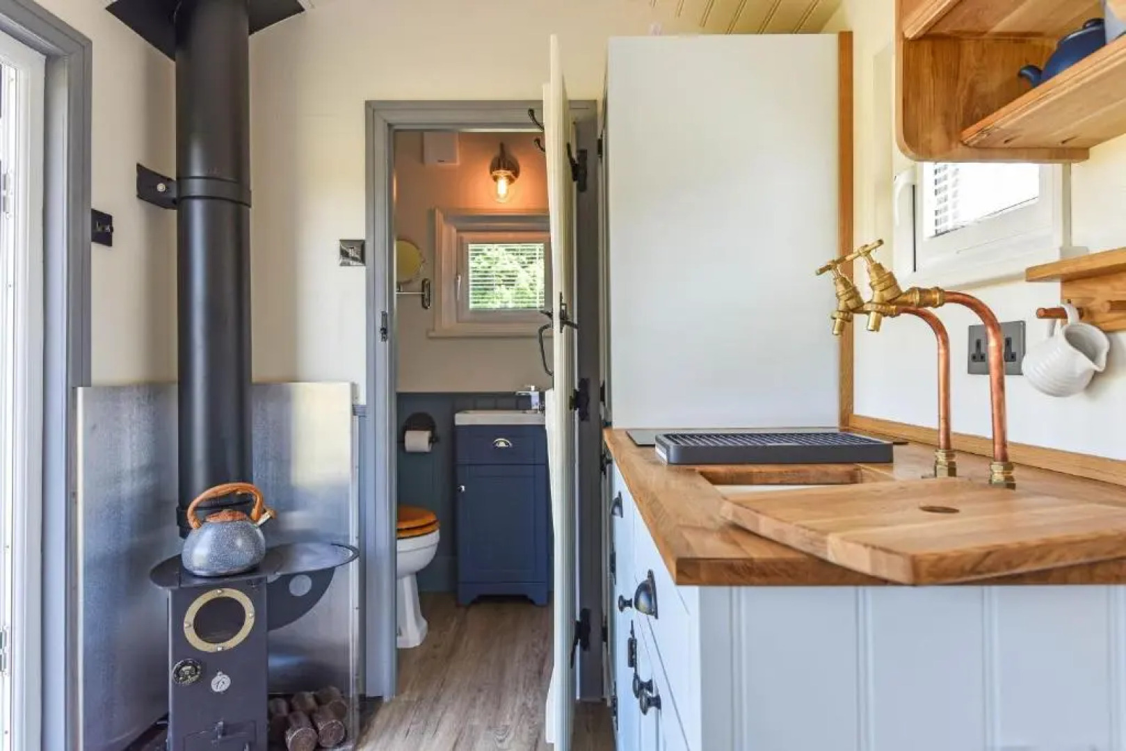 Crabden Shepherd Hut - Blendworth