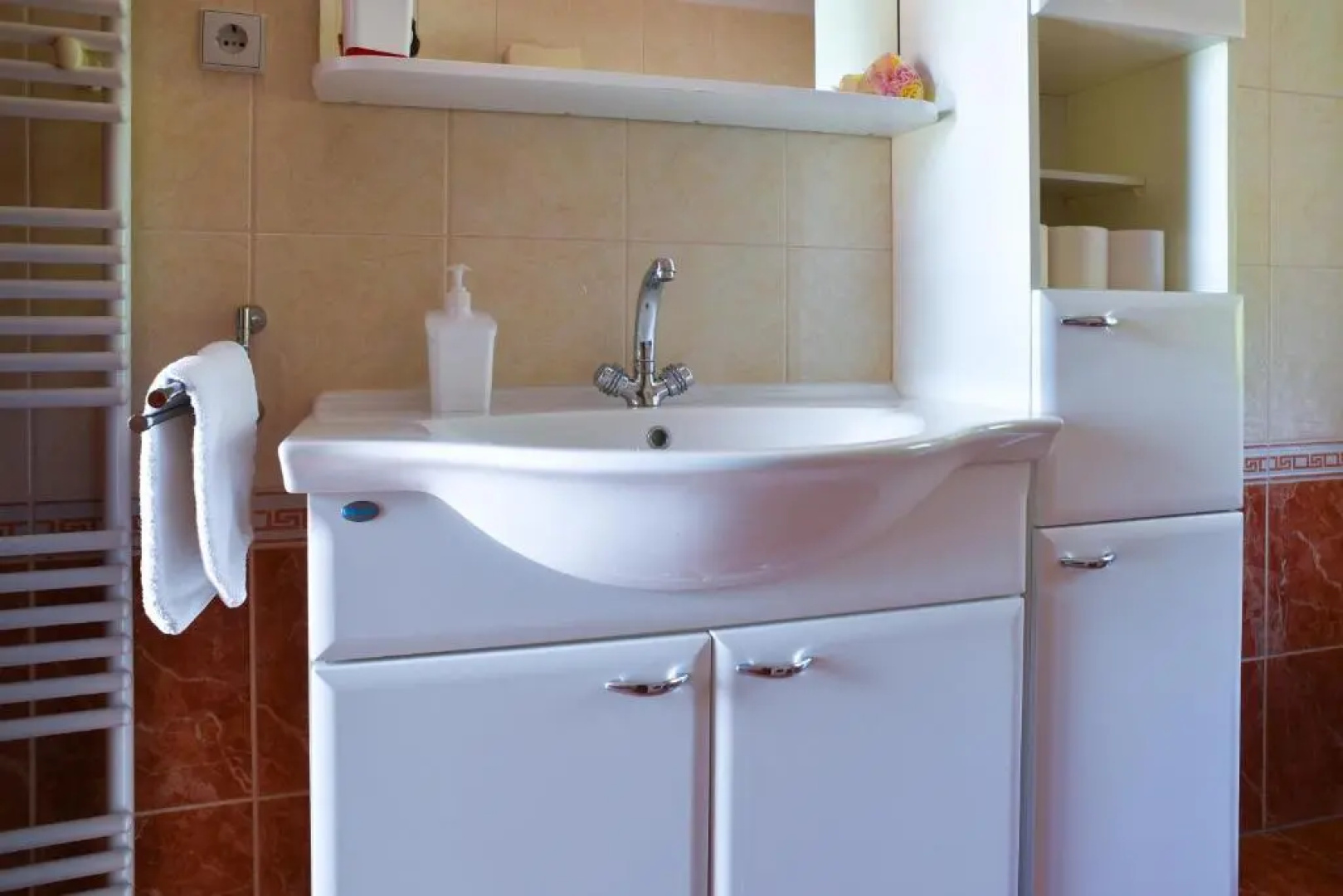 Villa Klara with 72 sqm pool and view on Split and islands