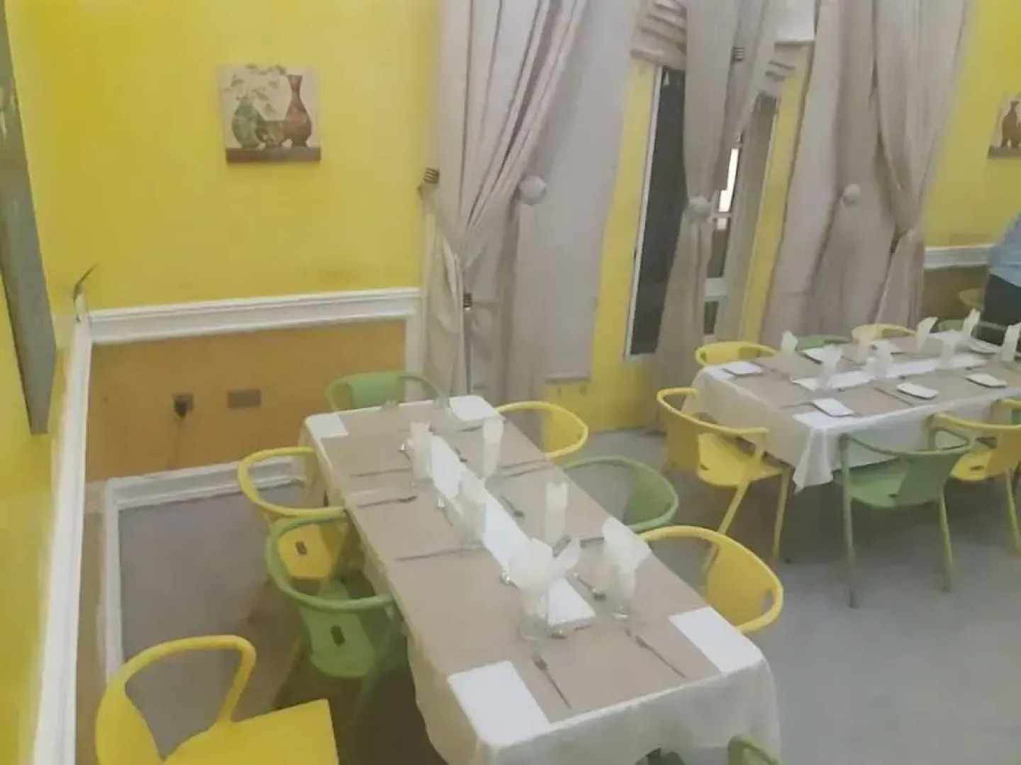 Castle De White House Hotel