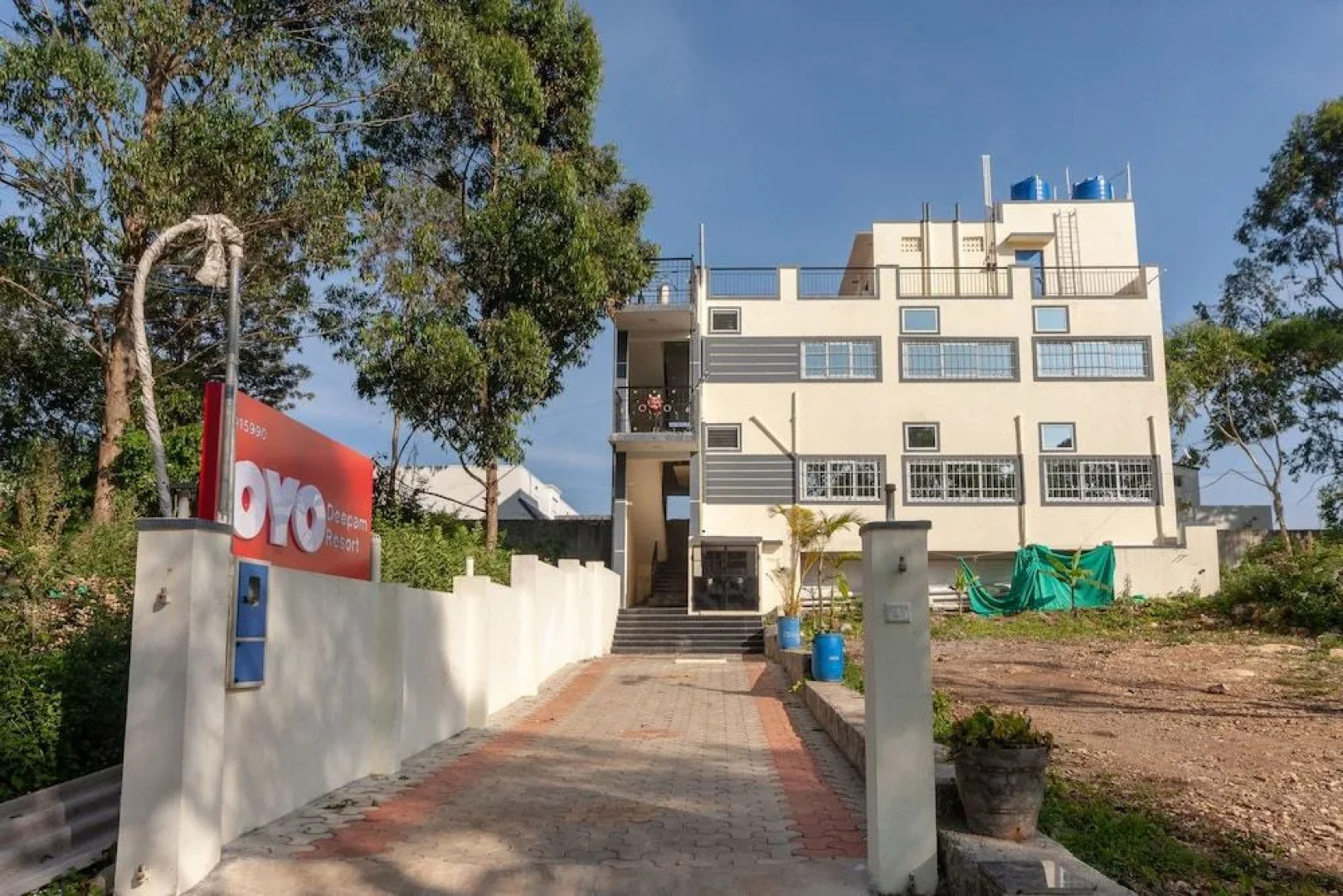 Oyo 15990 Deepam Resort