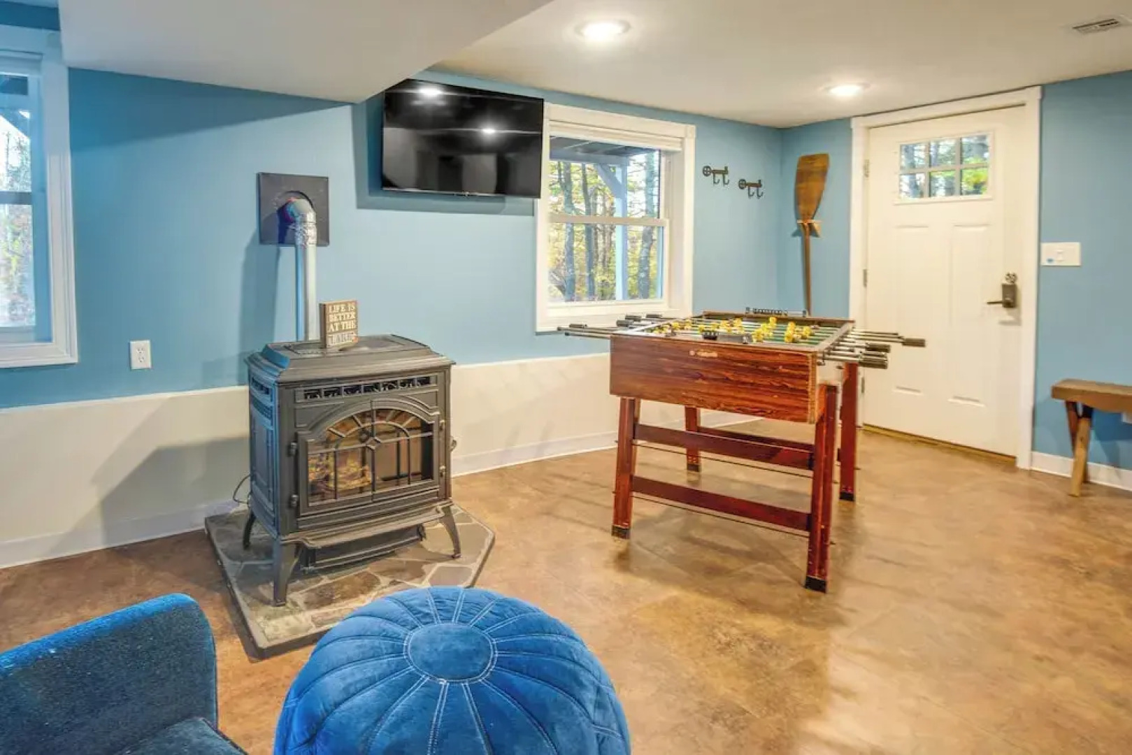 Gilford Getaway w/ Mountain Views & Fire Pit!