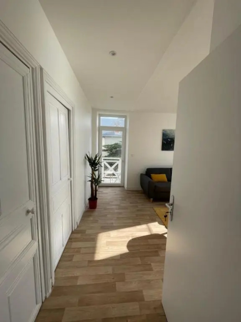 Appartement rénové dans villa d'exception face à la mer