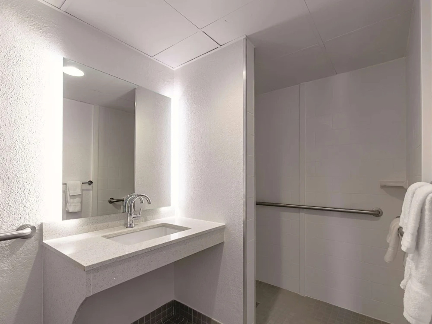 Baymont by Wyndham White Plains - Elmsford