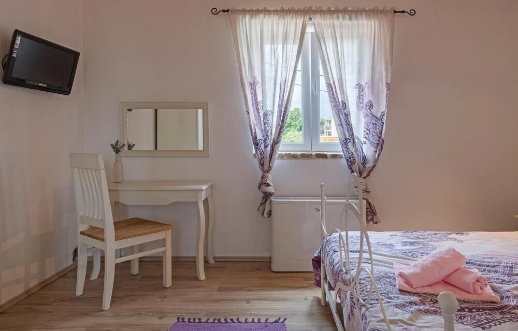 Awesome Home in Peruski With Wifi and 4 Bedrooms