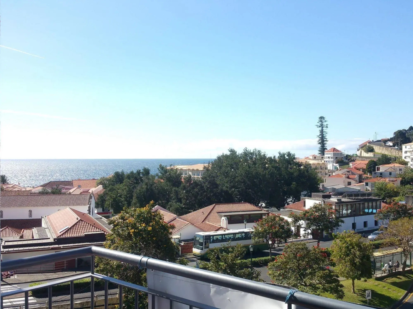 Santa Cruz Village Hotel