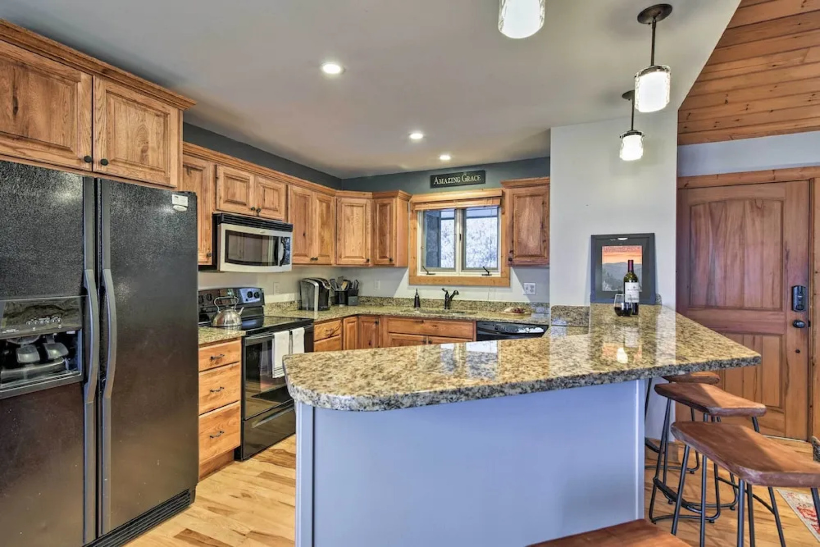 Cabin w/ Fireplace & Mountain Views: 5 Mi to Boone