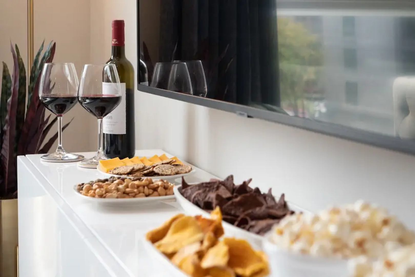 Luxury Furnished Apartments by Hyatus Downtown at Yale