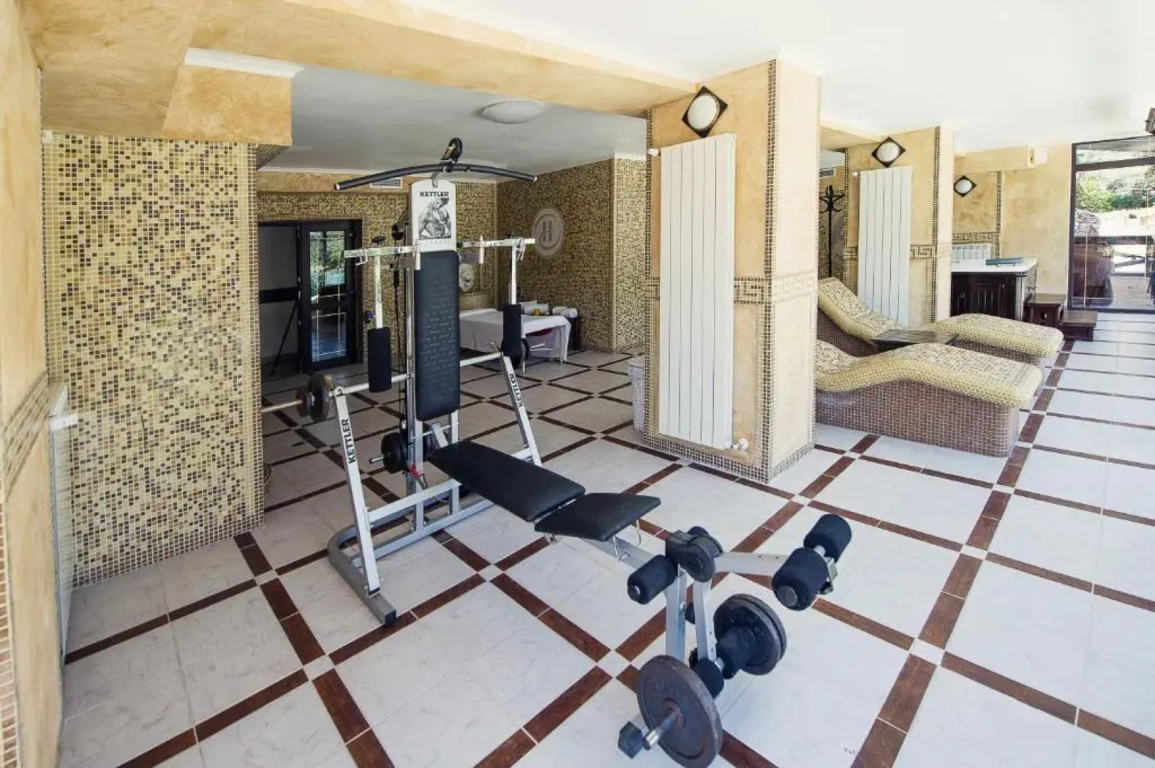 Family Hotel Spa Hebar