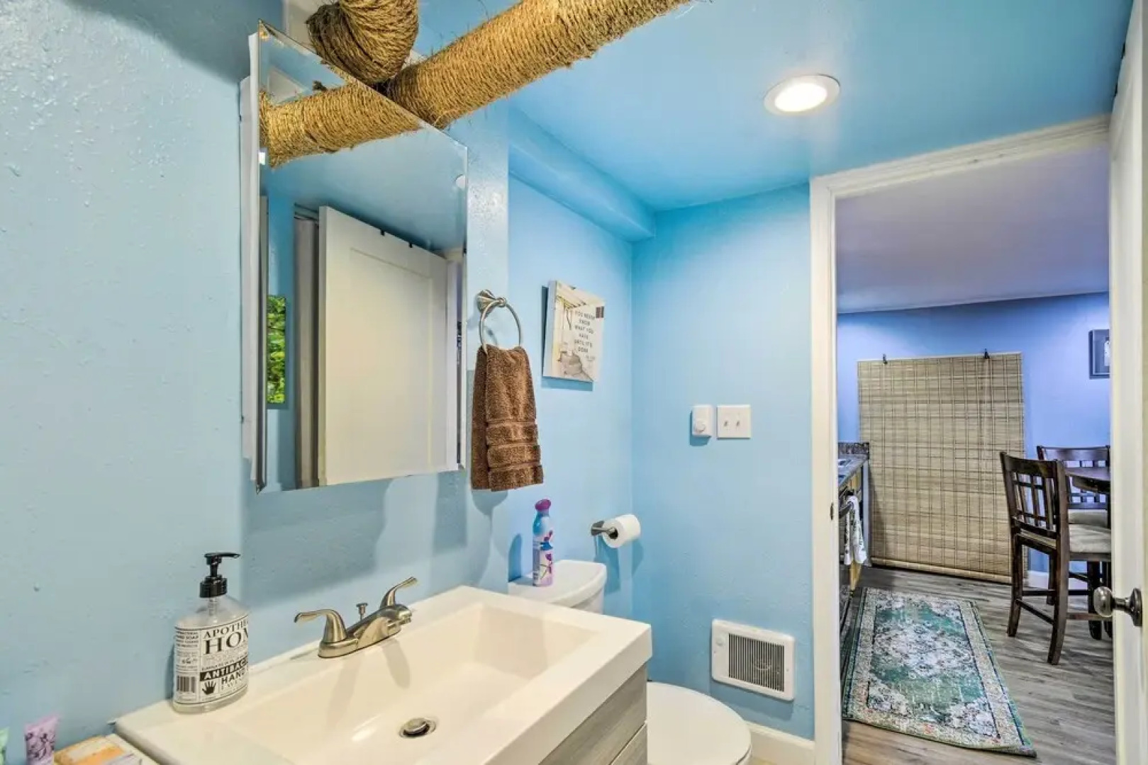 Bremerton Apartment 2 Mi to Boardwalk!