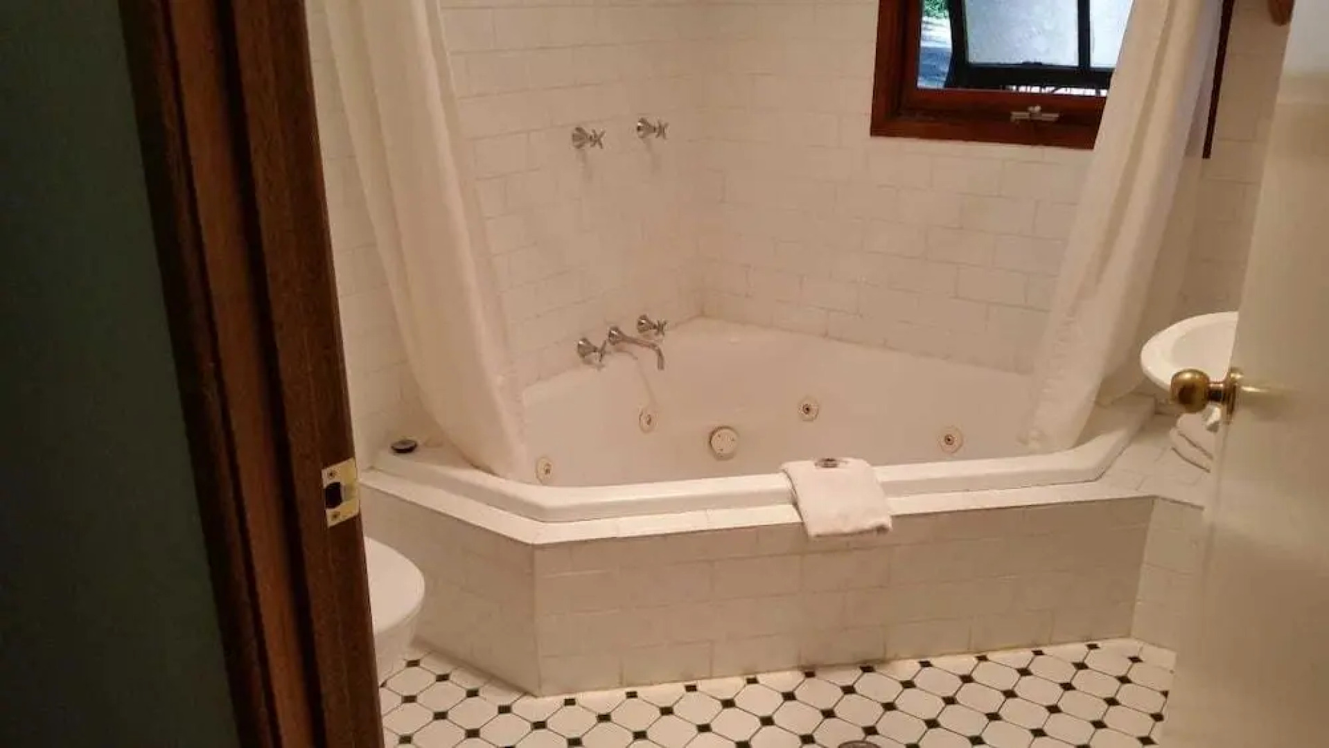 The Tops Organic Retreat