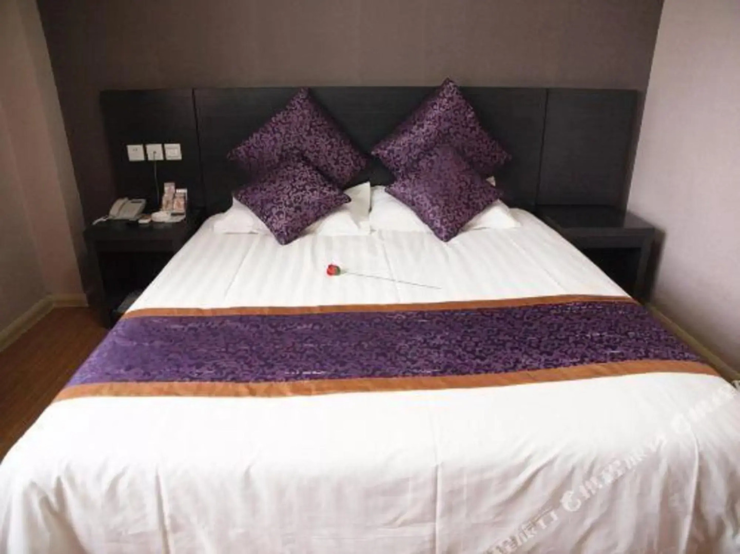 City 118 Chain Hotel