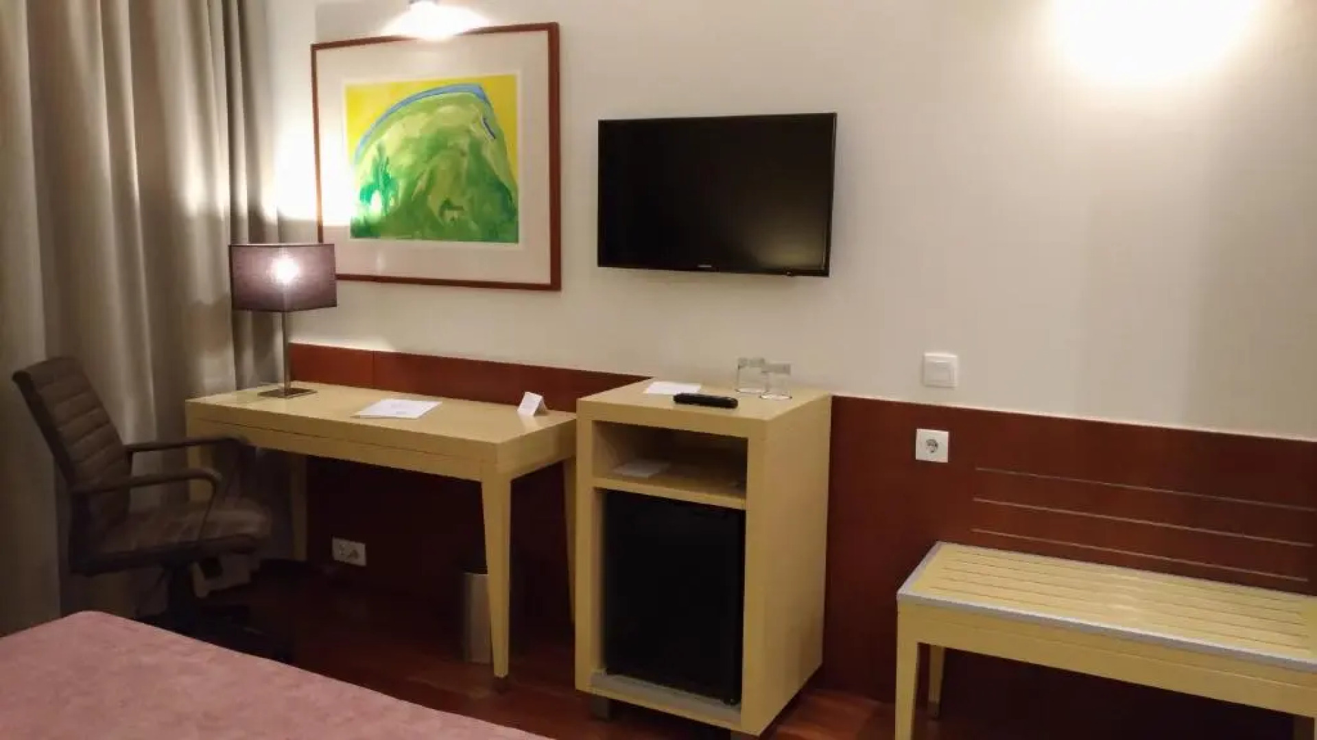 VIP Executive Art's Hotel