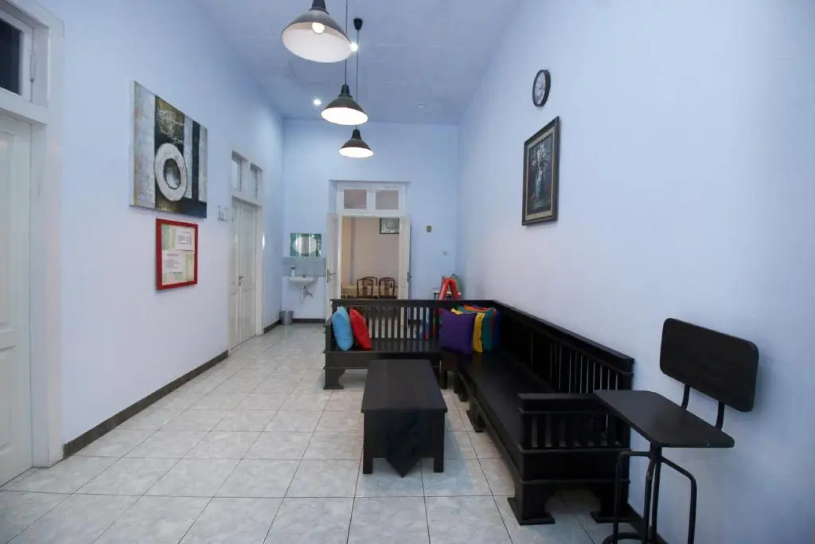 RedDoorz near Stasiun Lawang