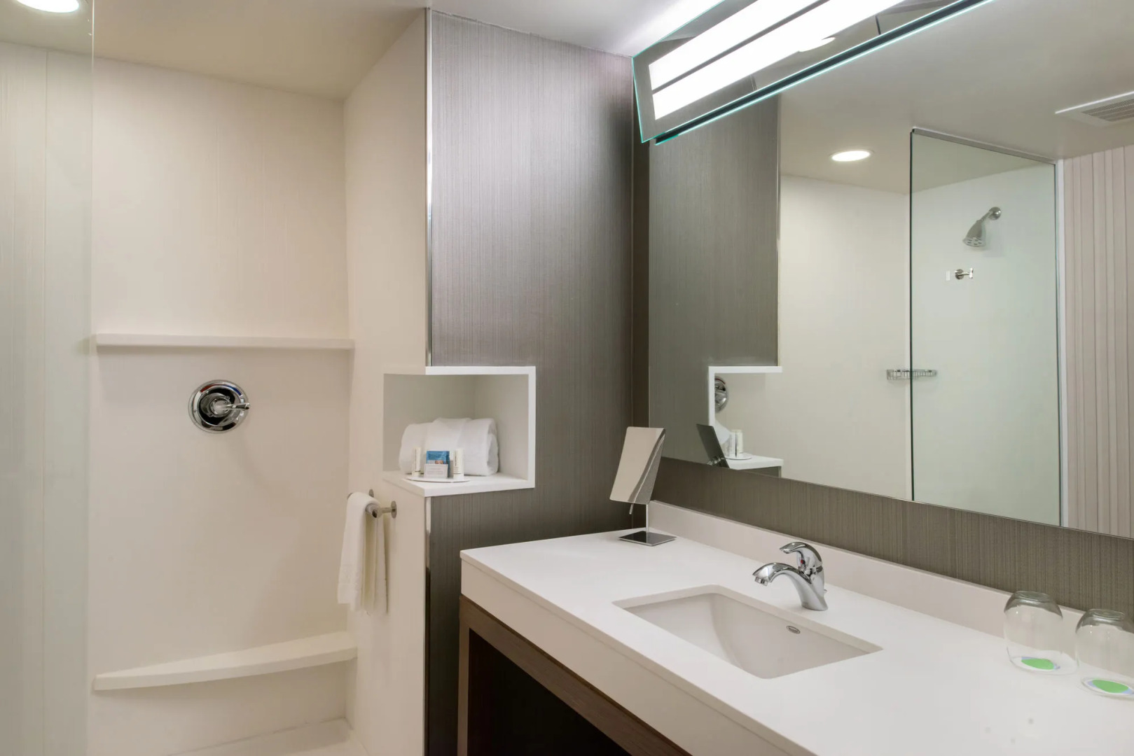 Courtyard Hot Springs