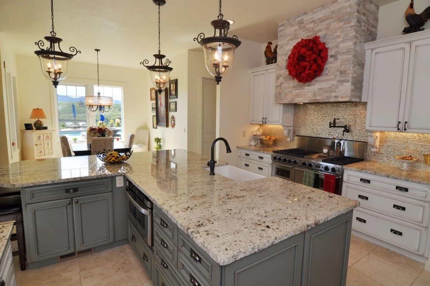 Lake's Edge Tuscan Lodge