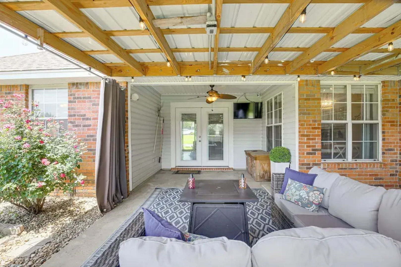 Updated Retreat w/ Outdoor Space in Flowood!