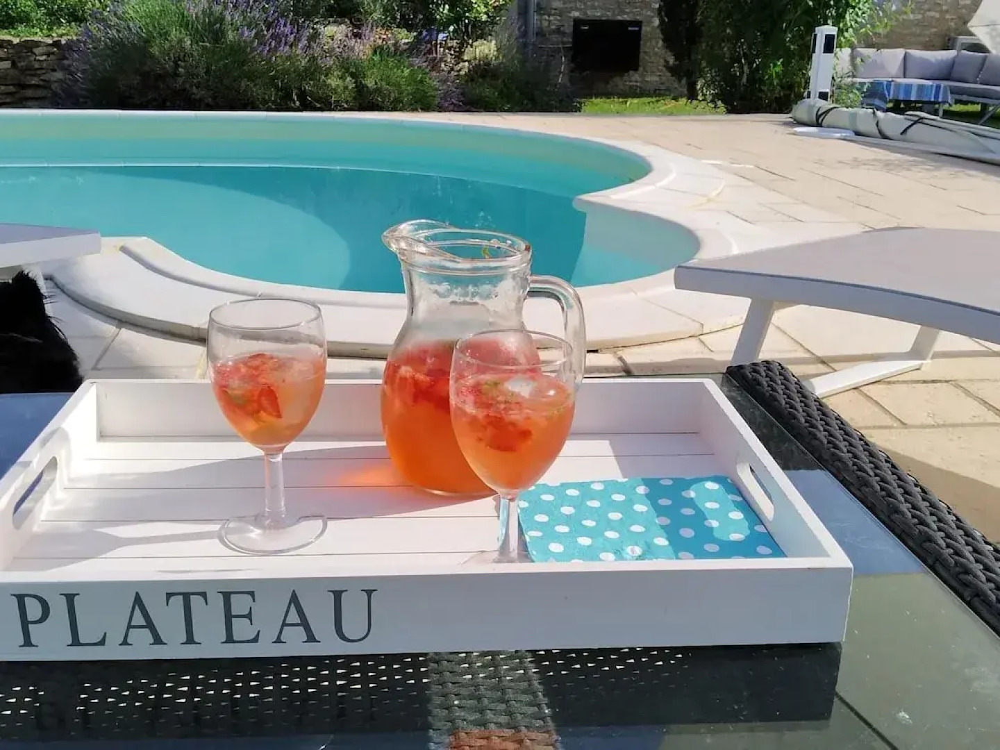 Sunflower Valley Villa, Leobard