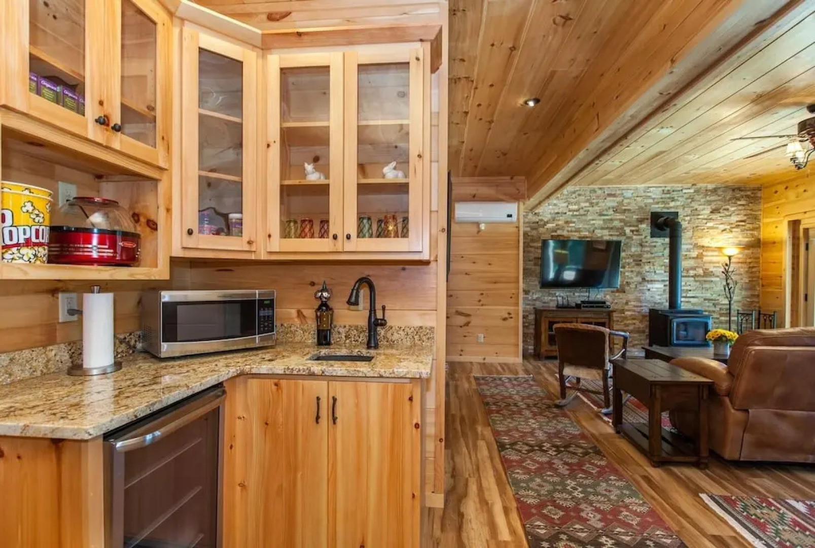 Mountain-view Retreat W/ Hot Tub & Firepit 4 Bedroom Cabin