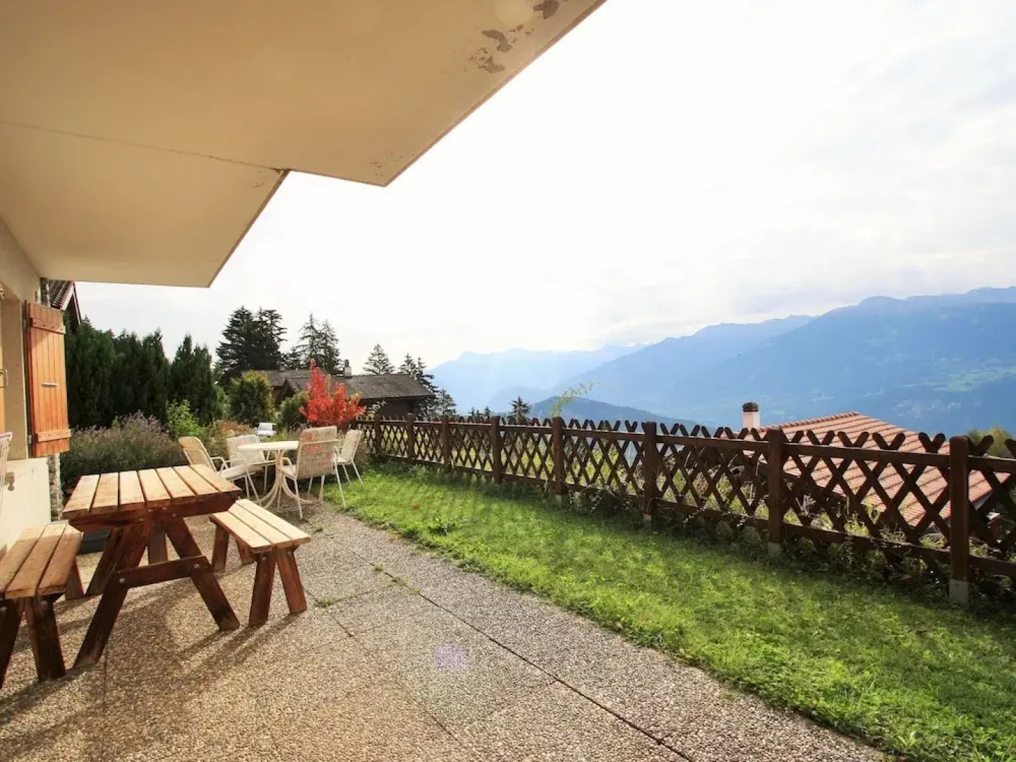 Comfortable 6 Pers Chalet Near Anzere
