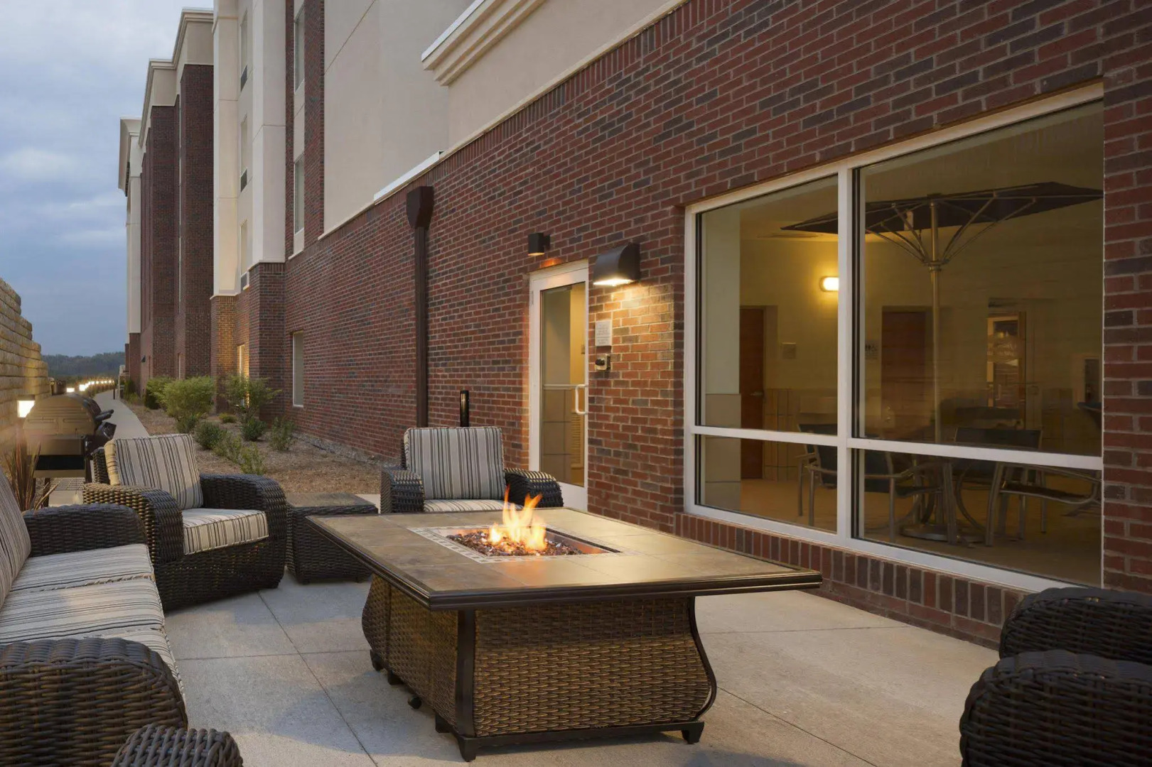 Hampton Inn & Suites Parkersburg Downtown