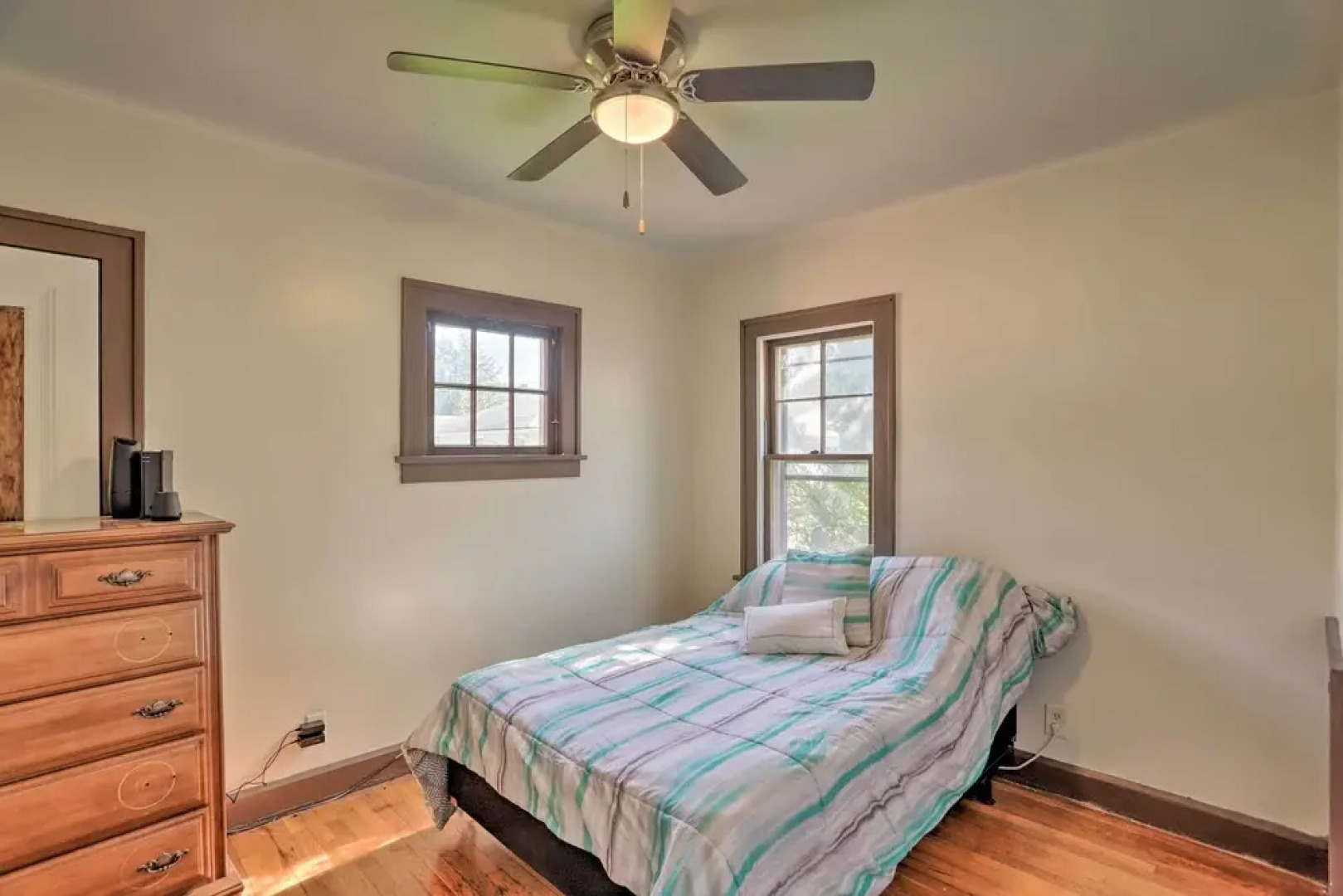 Cleveland Area Home w/ Deck < 10 Mi to Dtwn!