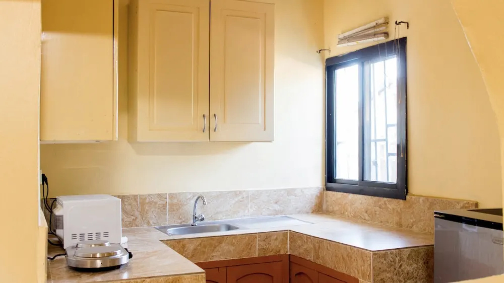 Jam Lodge Hotel & Suites