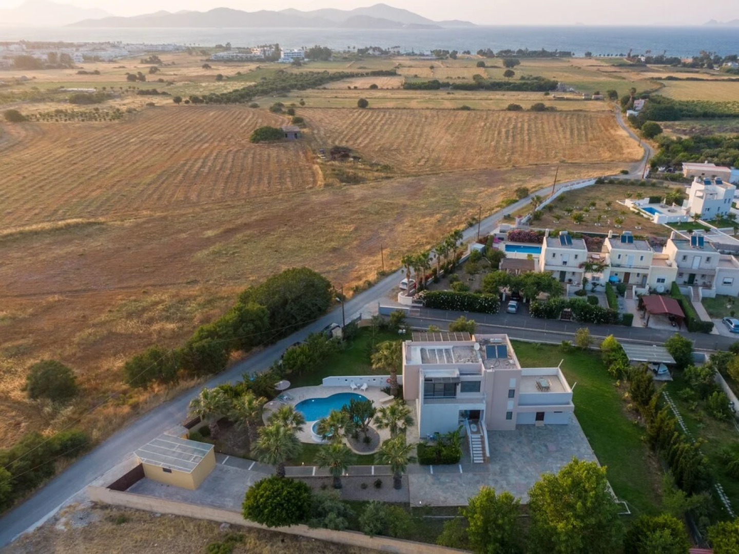 Xenos Villa 2 With 5 Bedrooms Private Swimming Pool, Near the sea