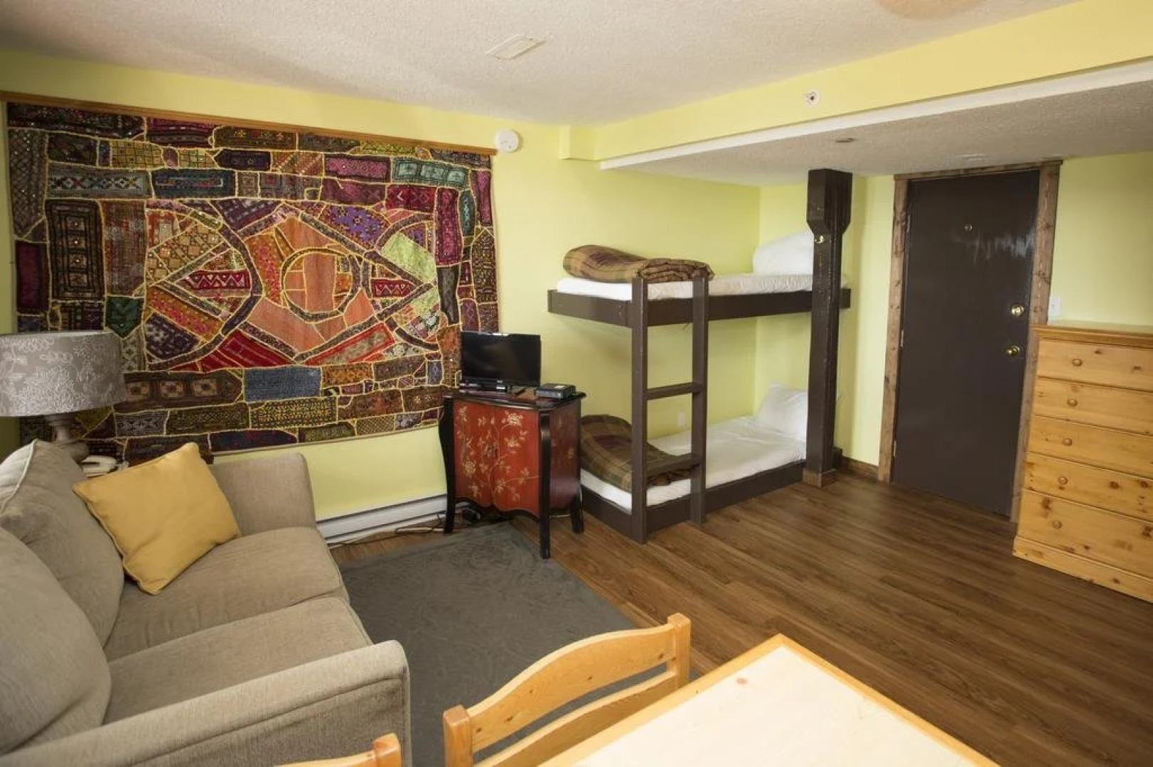 The Pinnacles Suite Hotel