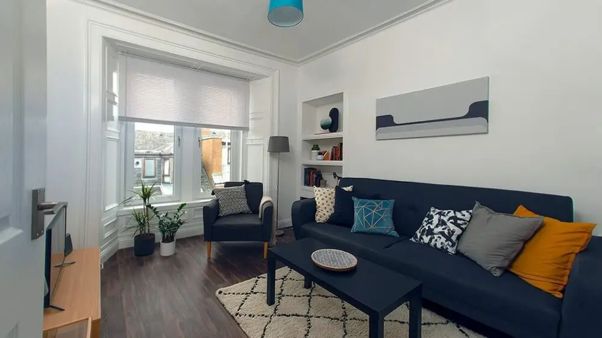 1 Bedroom Flat near Ocean in Center of Largs