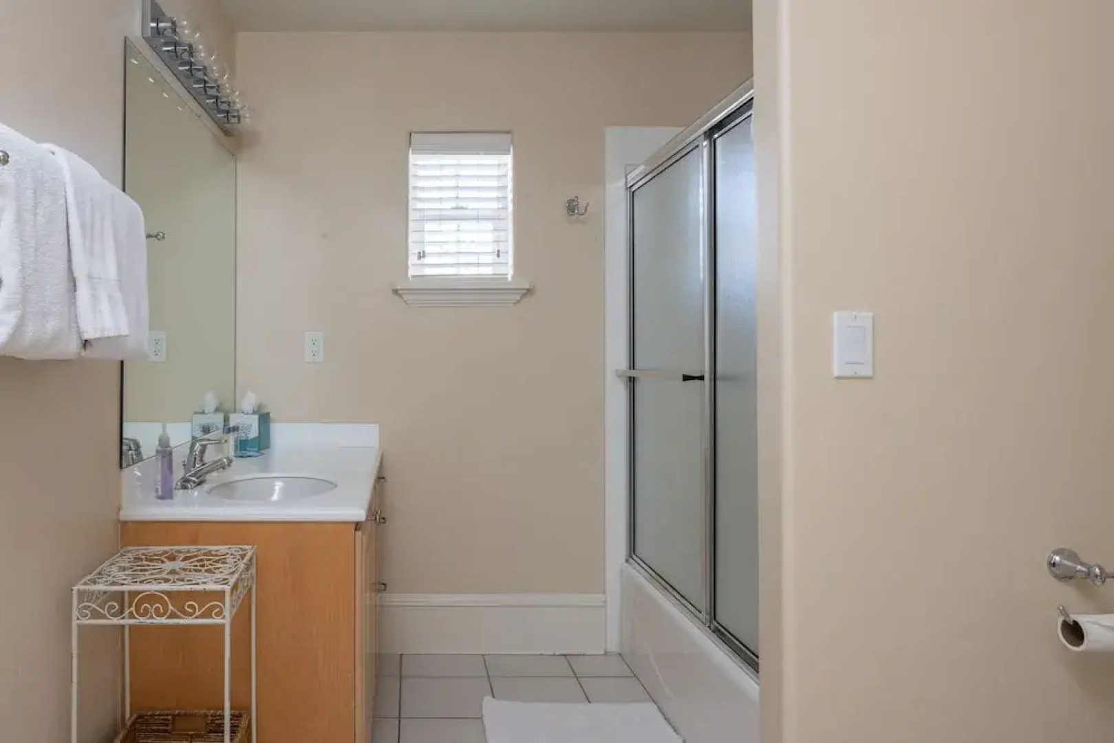 Family Getaway~hot Tub, Ice Castles & Tubing Hs 5 Bedroom Home by RedAwning