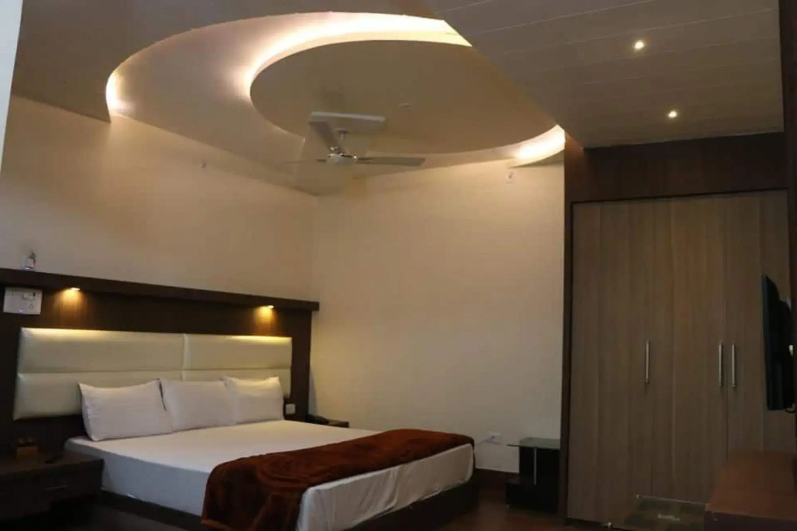 Hotel Crystal