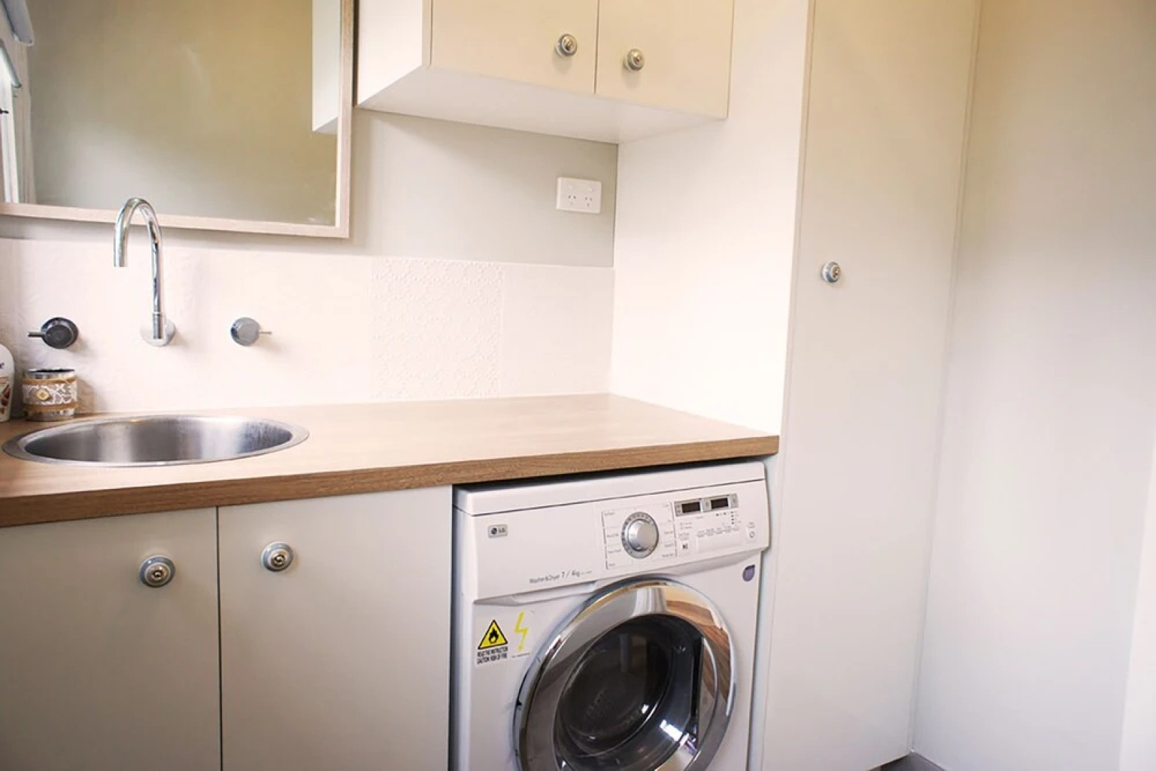 Charlottes Honor - River & Golf Cottage