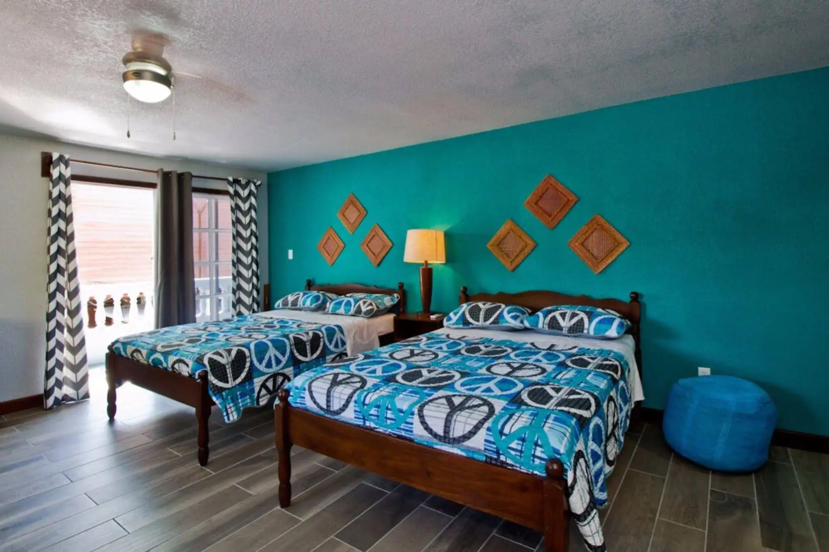 Sandbar Beachfront Hotel & Hostel
