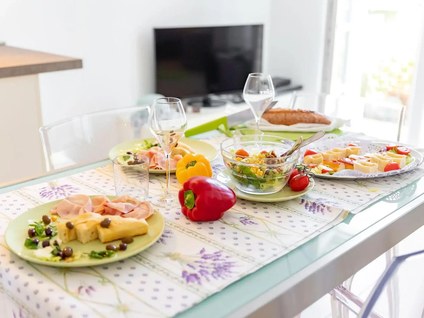 Albatros - swimming pool with sea view and small terrace