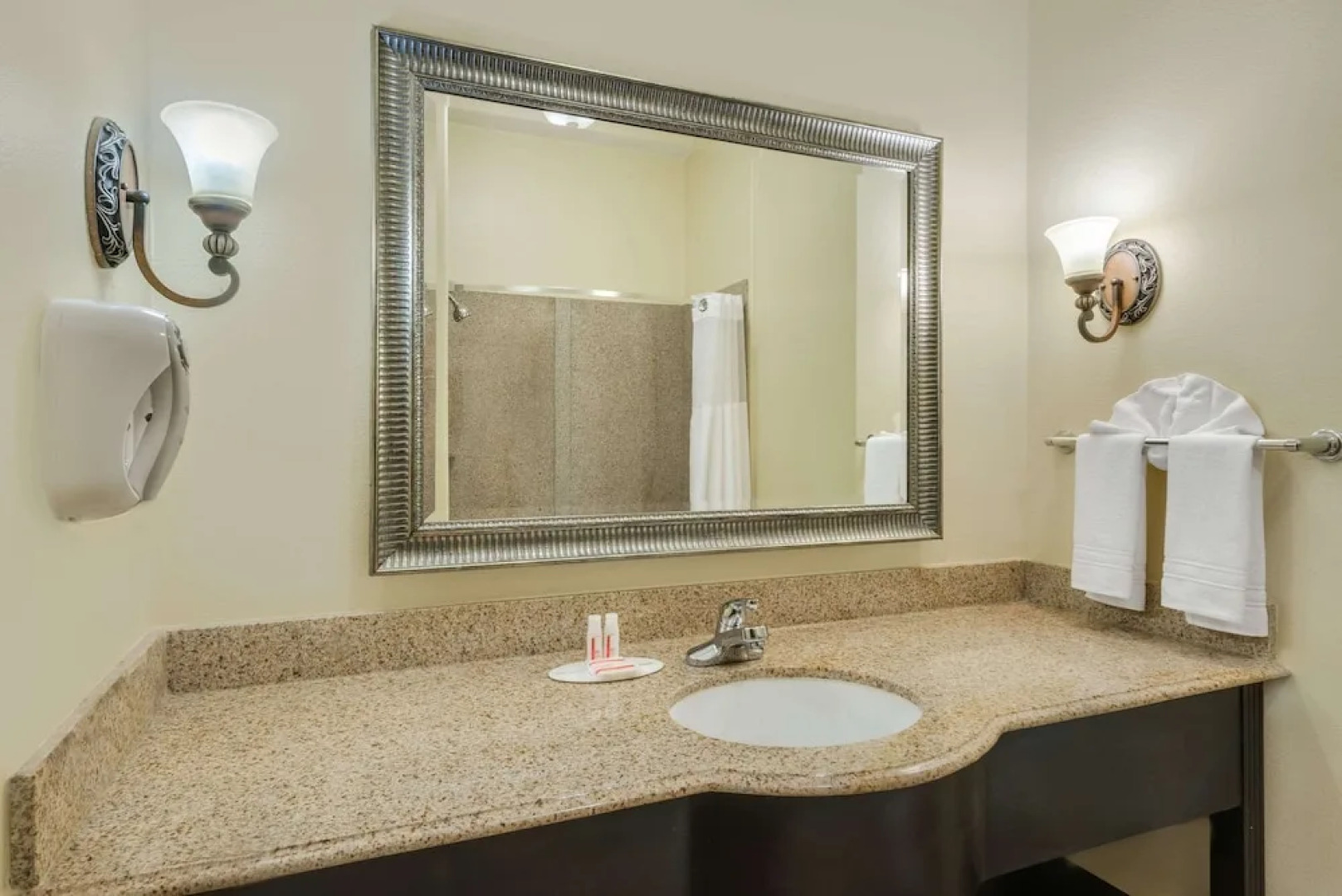 Best Western Plus Arena Inn & Suites