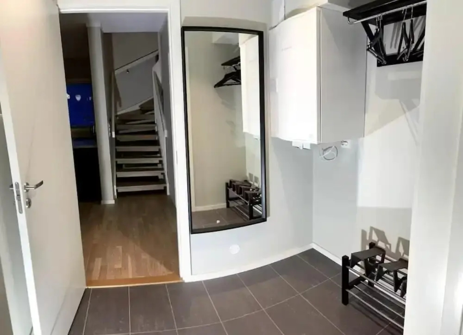 NEW Duplex Apartment Near the City With Free Private Parking