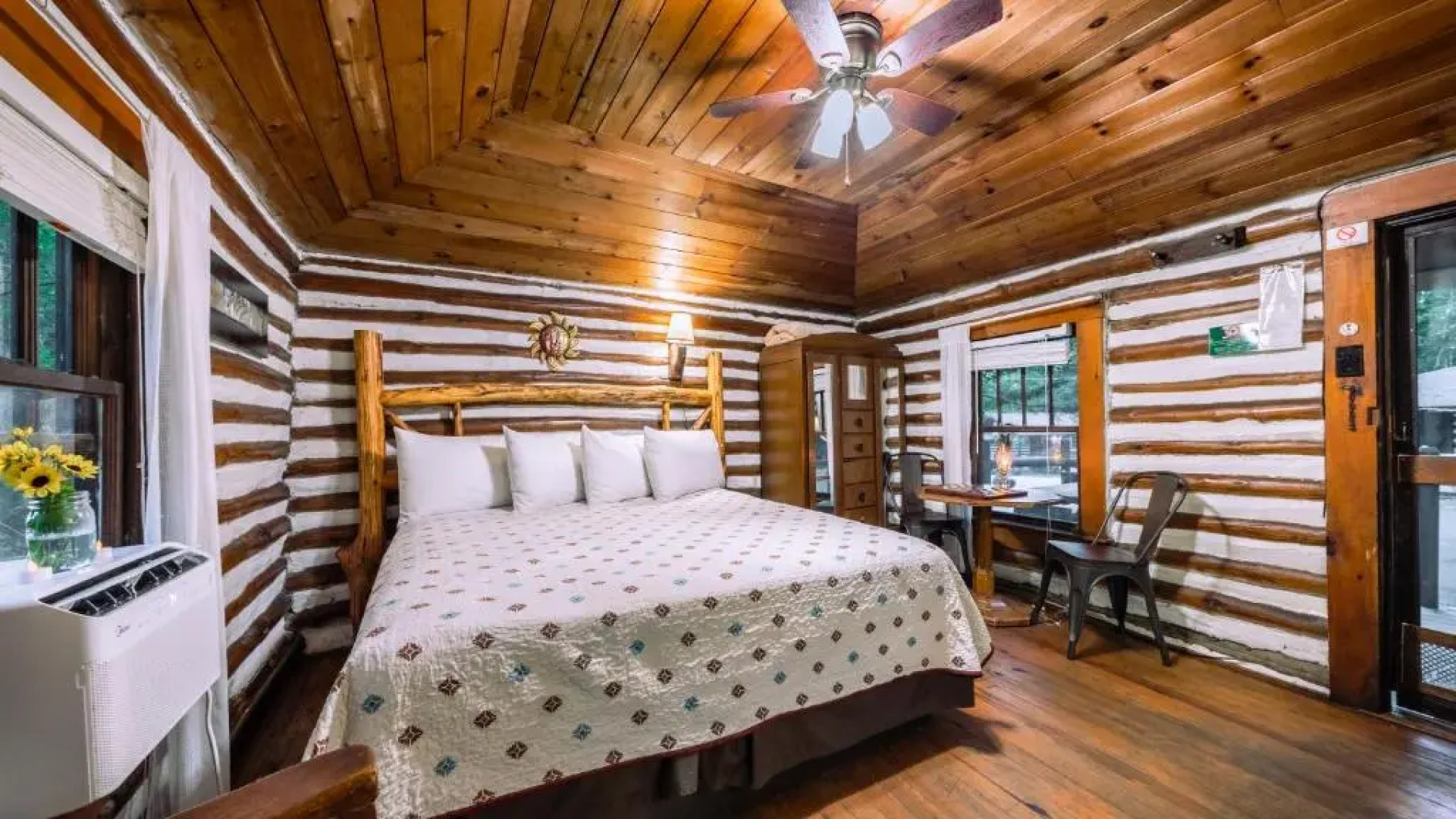 Log Cabin Motor Court