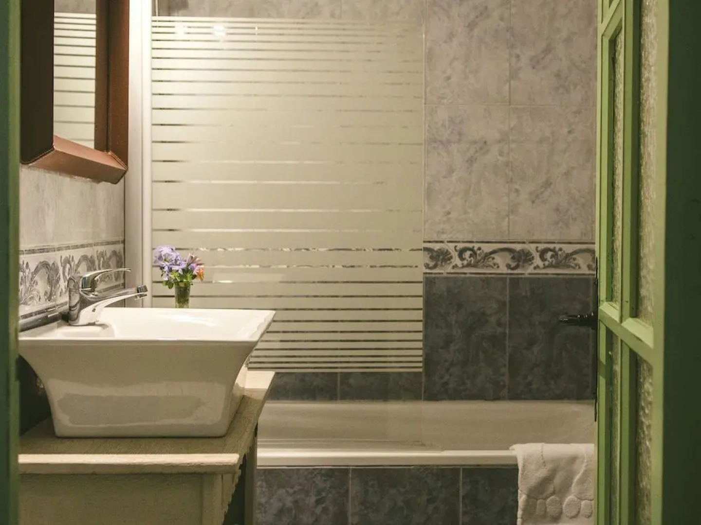 El Estanque y El Almendro