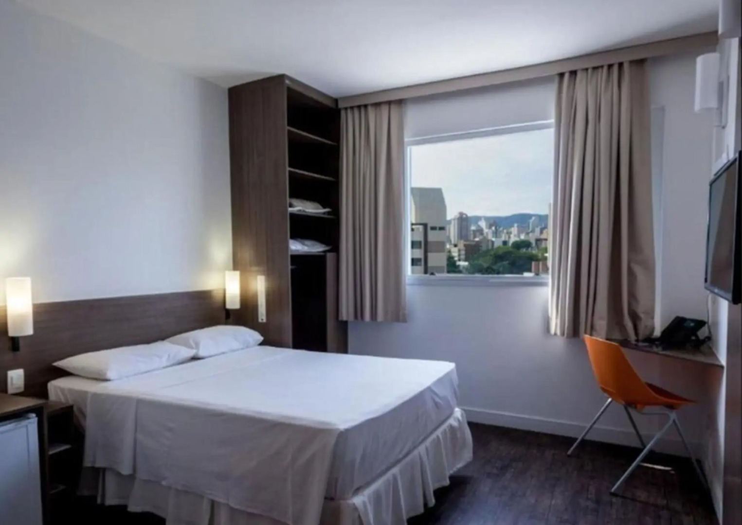 San Diego Express Barro Preto