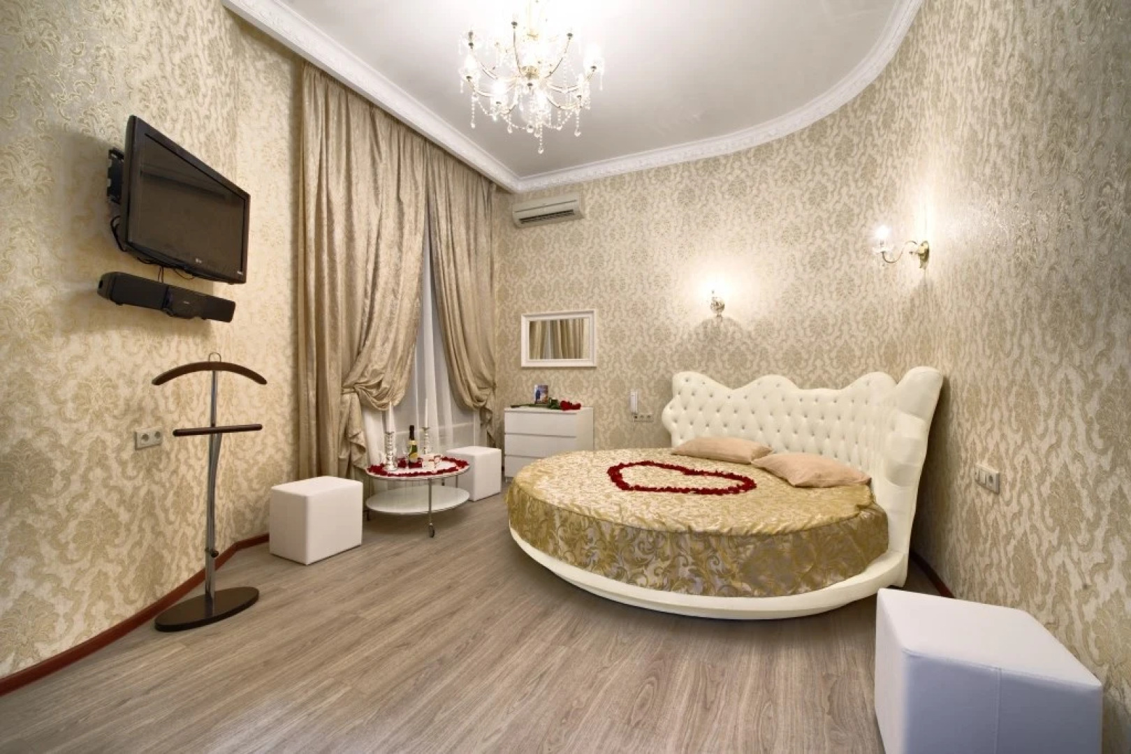 Алекс отель на Марата 22