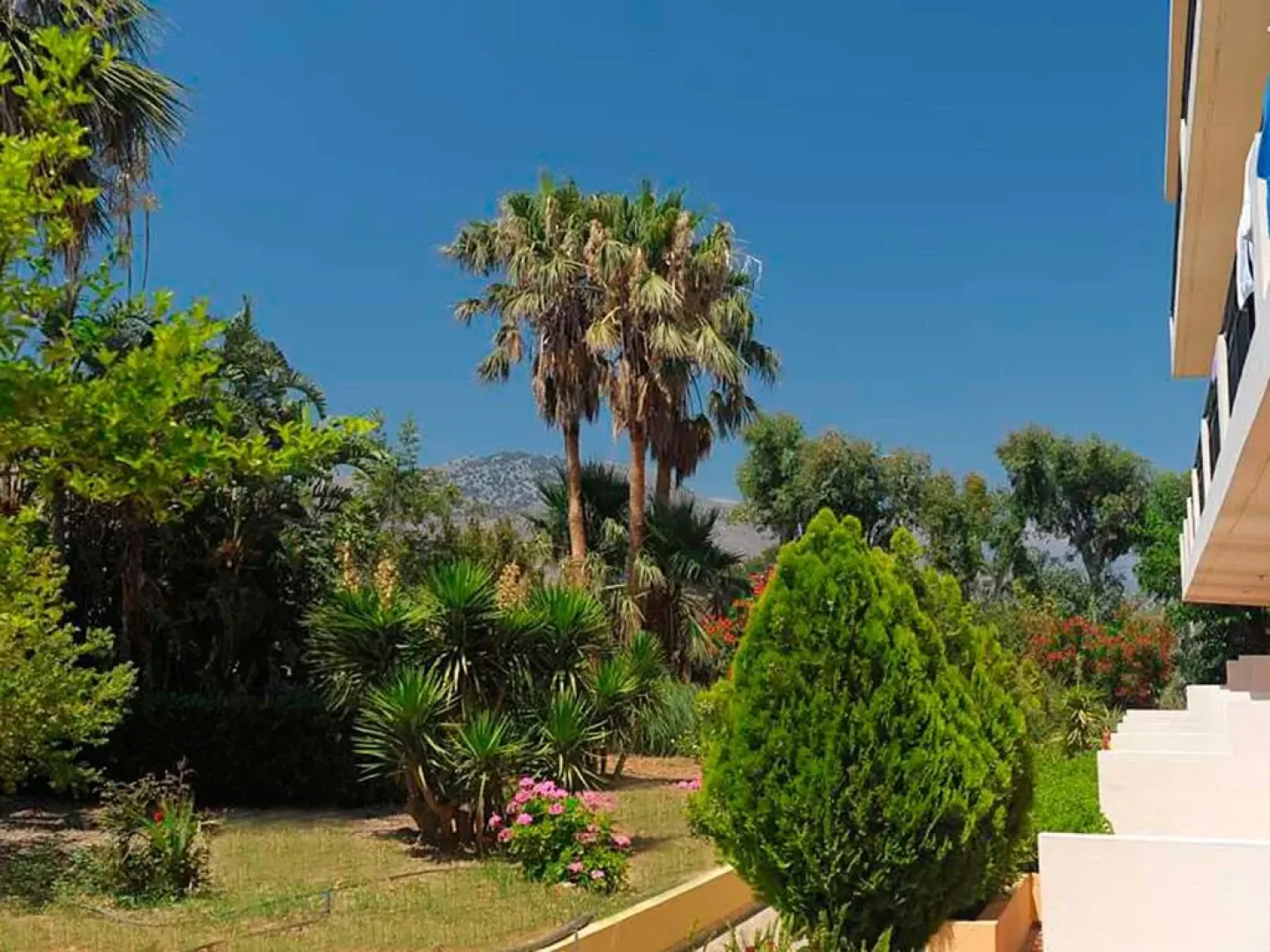 Vantaris Garden and Vantaris Corner