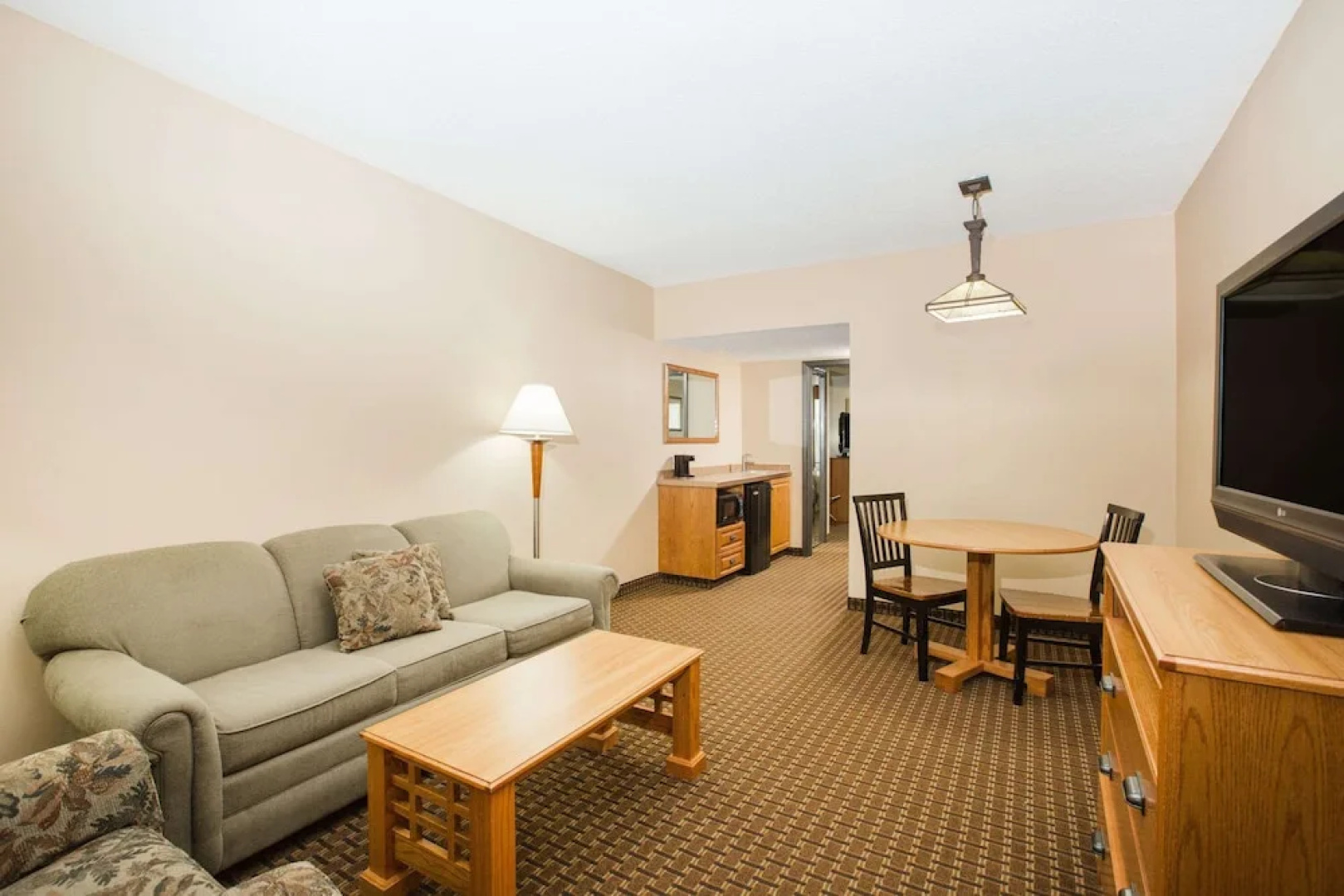 Ramada Tropics Resort / Conference Center Des Moines