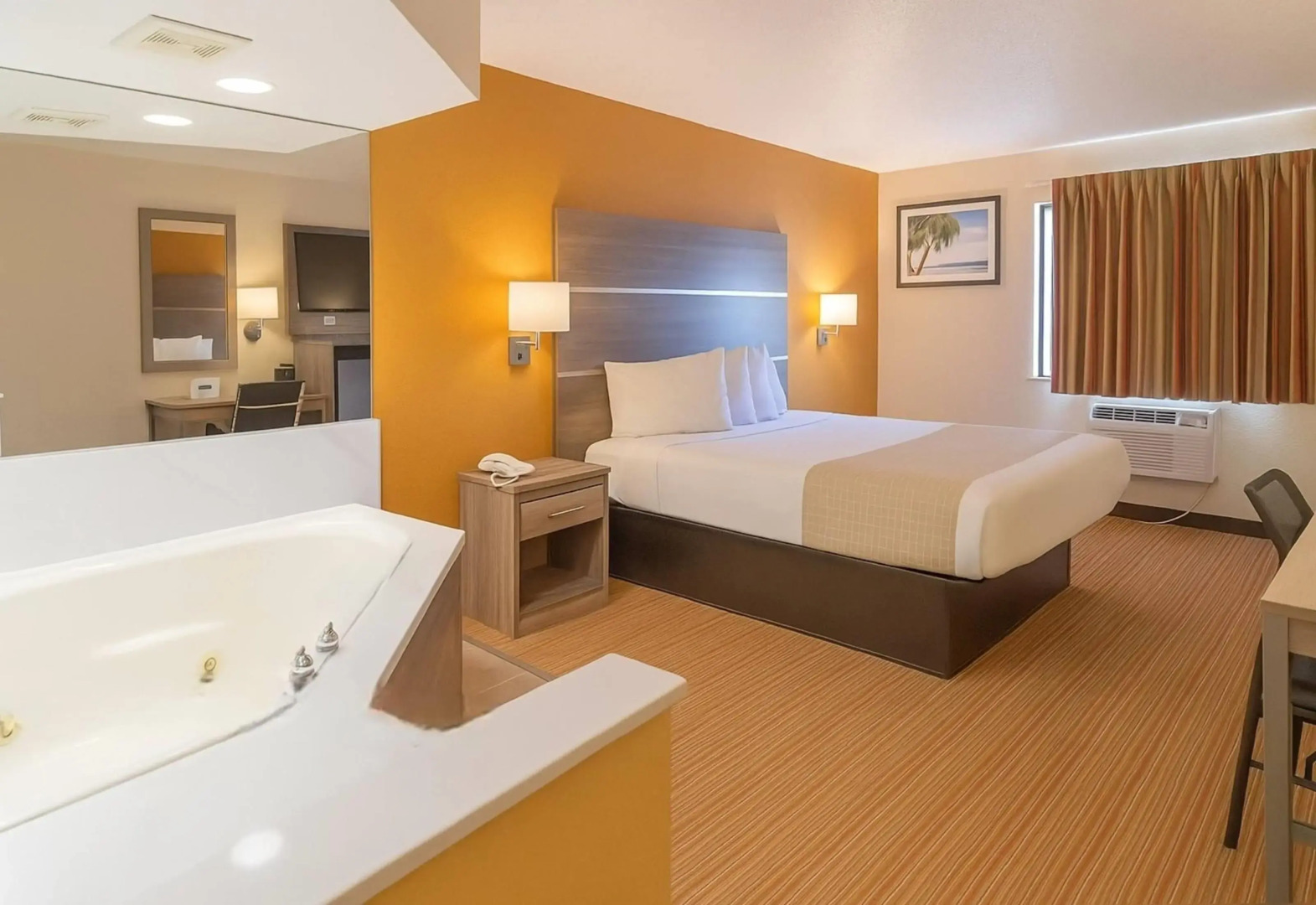 Travelodge by Wyndham Muskegon