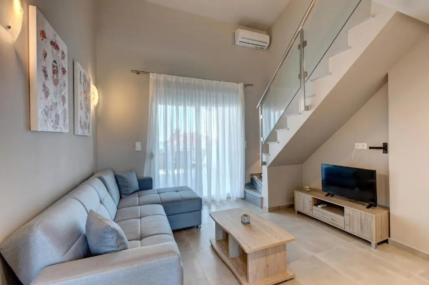 The House Of The Roses Seaview Superior Maisonette 3