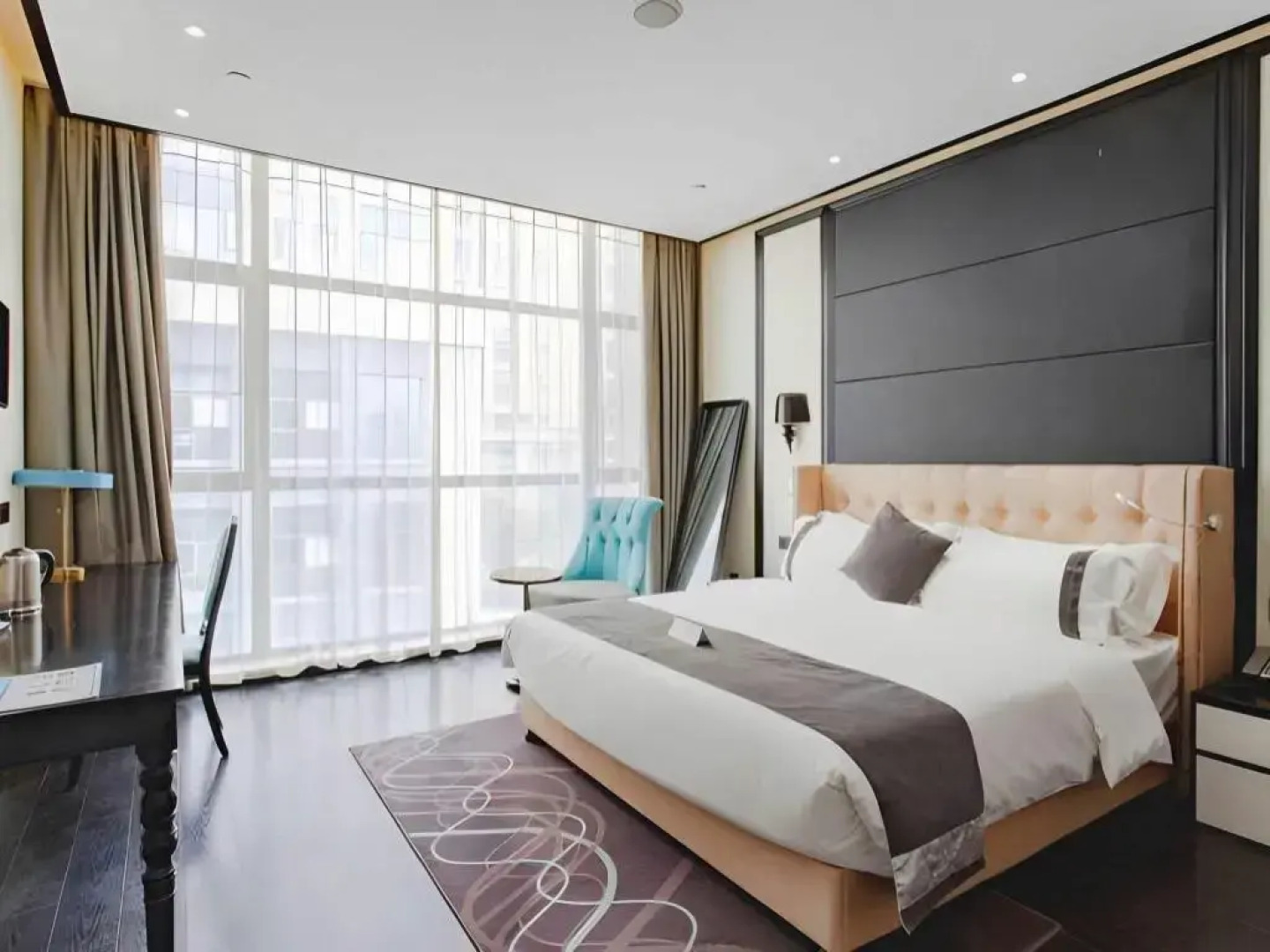 Xana Hotelle Chengdu Railway East Station West Square